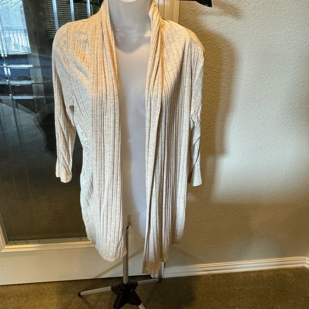 August Mist Women's Cream Lace Open-Front 3/4 sleeved Sweater Sz M